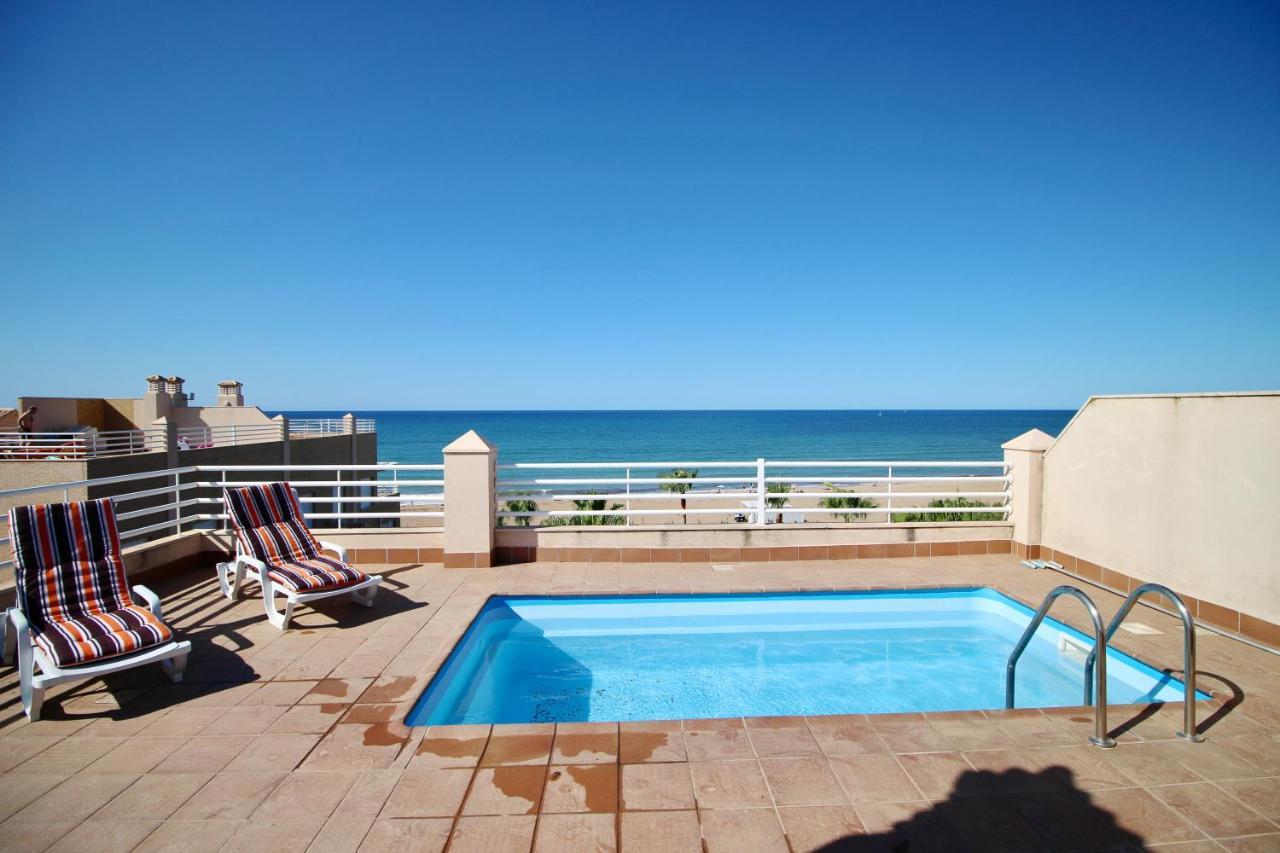 Atico Con Piscina Privada En Primera Linea Apartment Denia Room photo