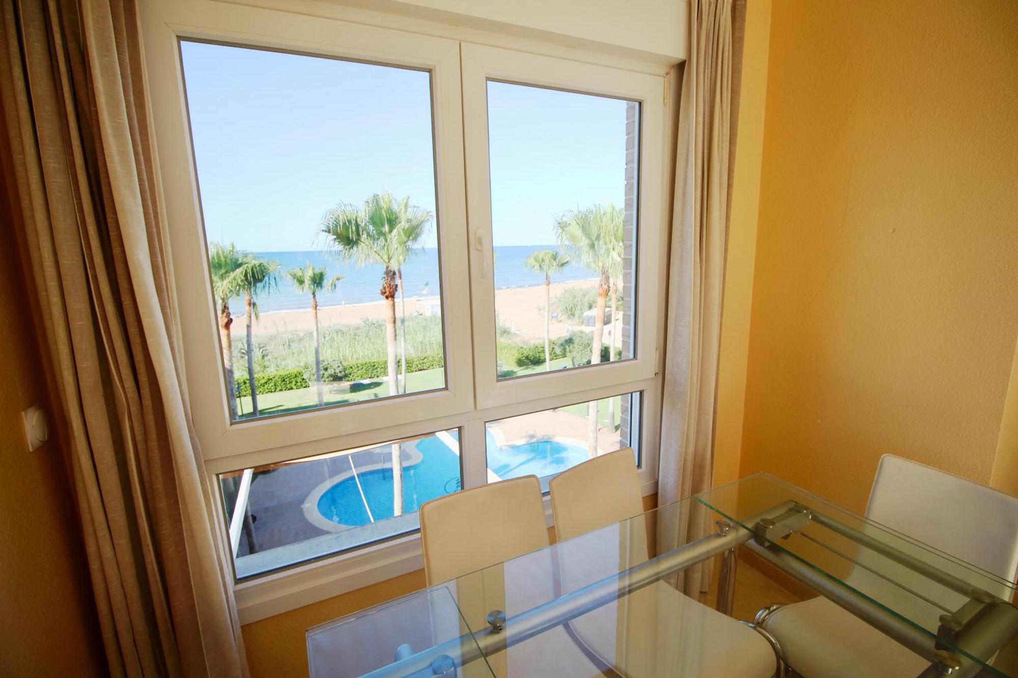 Atico Con Piscina Privada En Primera Linea Apartment Denia Room photo