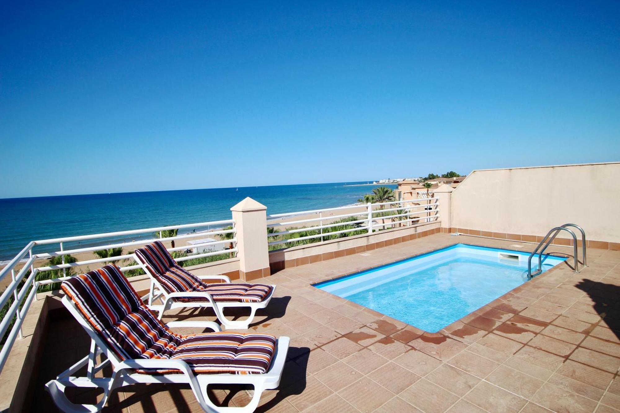 Atico Con Piscina Privada En Primera Linea Apartment Denia Room photo